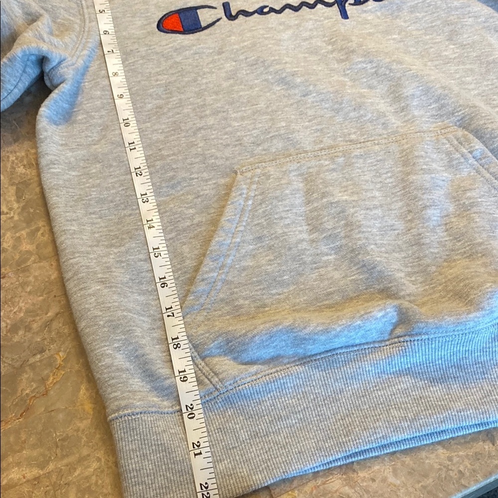 Champion Gray Sweater Classic Athletic Design - Picture 5 of 5